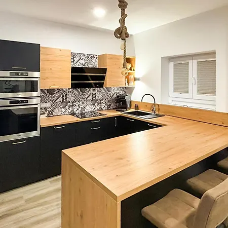 Vikendica Luxurious In